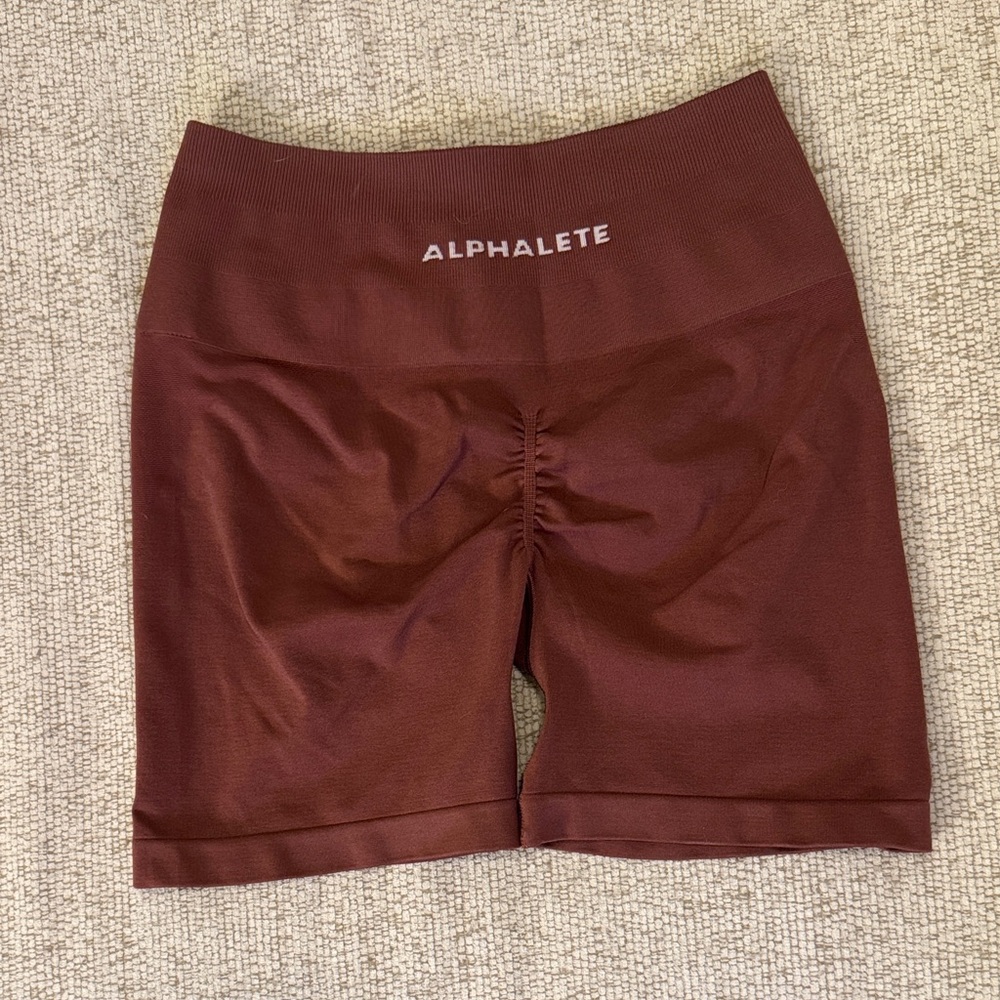 Alphalete Women's Maroon High-Rise Scrunch Bike Shorts